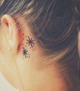 tatuaj-in-spatele-urechii